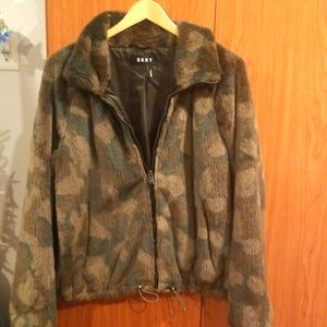 DKNY FAUX FUR CAMO JACKET Womens Large